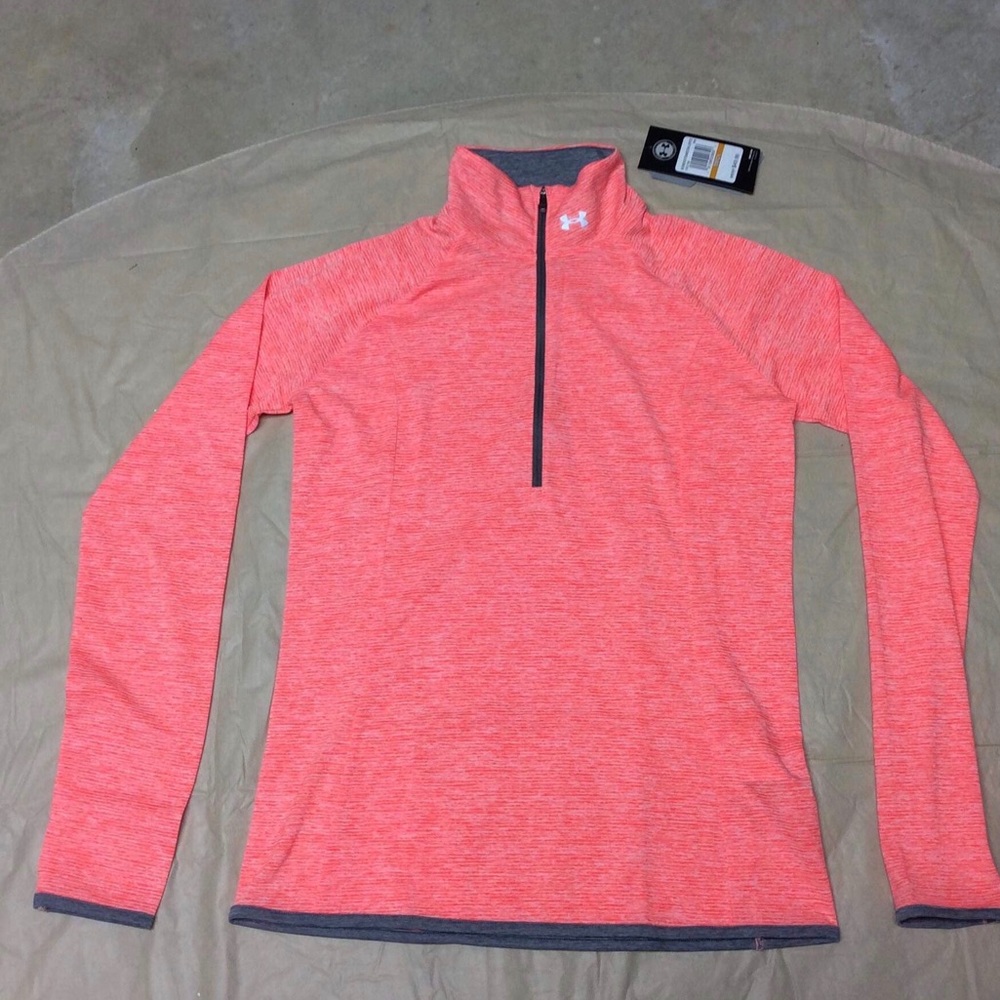 NWT Sz Small Under Armour Fitted Heat Gear Top